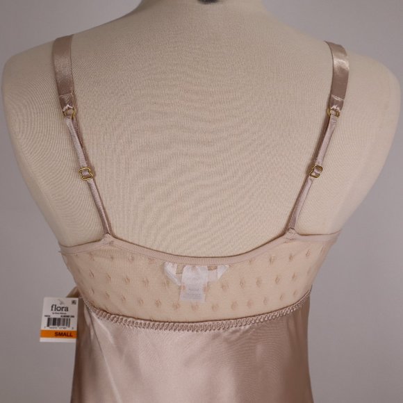 ❄ NWT Flora Nikrooz Taupe Silver Satin Lace Bridal Nightgown Lingerie Negligee S - Picture 10 of 12